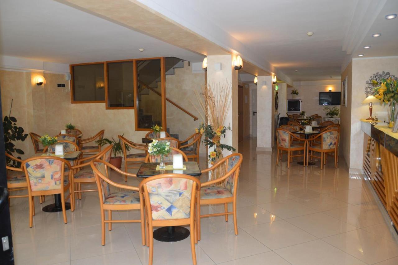 Hotel Karin Marebello Ngoại thất bức ảnh