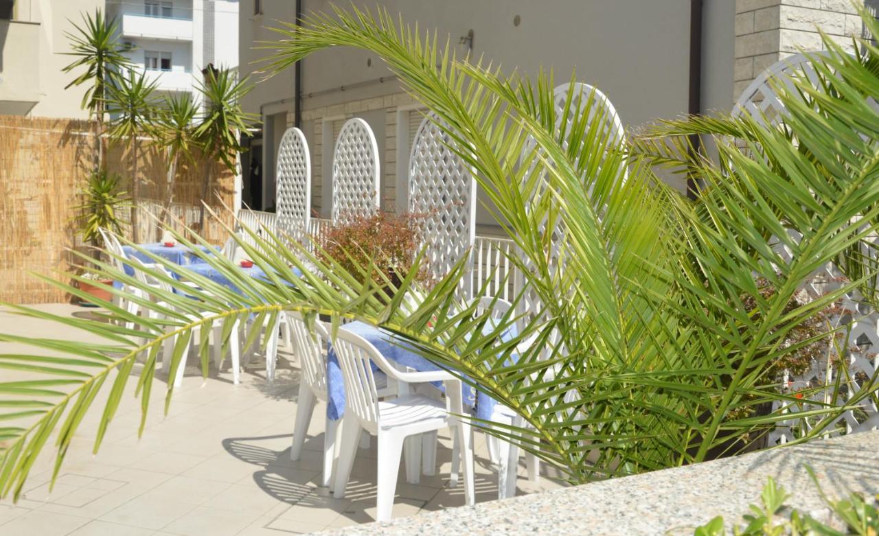 Hotel Karin Marebello Ngoại thất bức ảnh