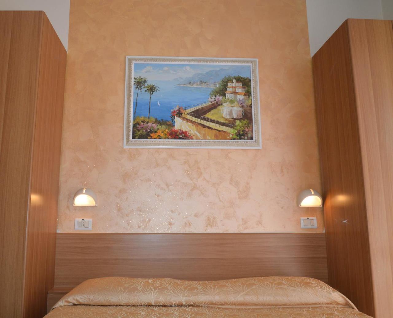 Hotel Karin Marebello Ngoại thất bức ảnh