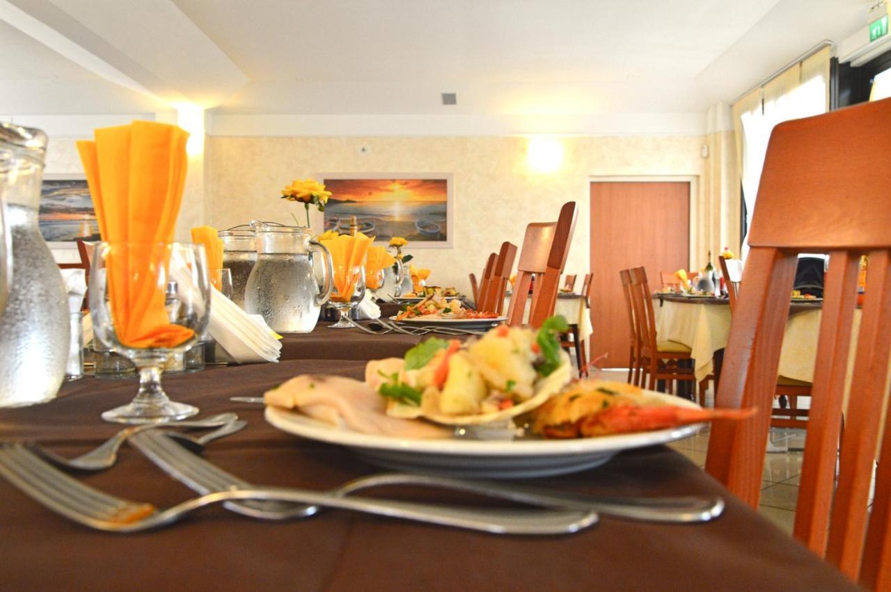 Hotel Karin Marebello Ngoại thất bức ảnh