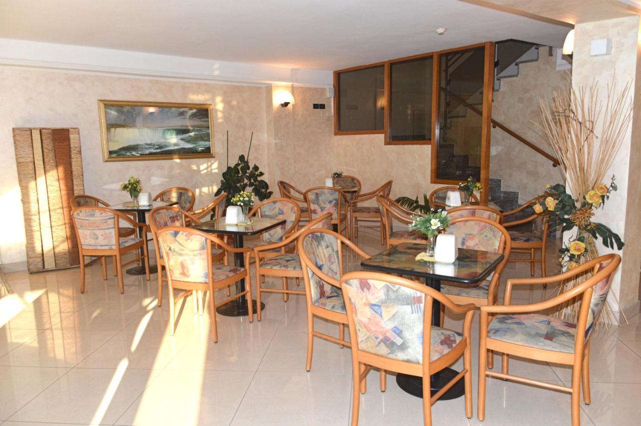 Hotel Karin Marebello Ngoại thất bức ảnh